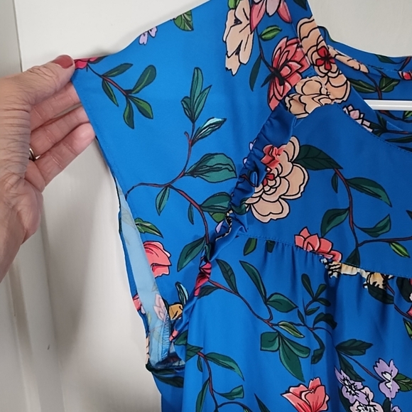 Loft Women's M Sleeveless Top Blue Floral Tiger Chiffon Flutter Blouse Ruffle - Picture 3 of 11